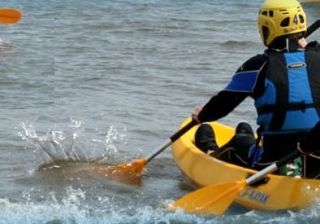  Remando a lo largo de la costa 